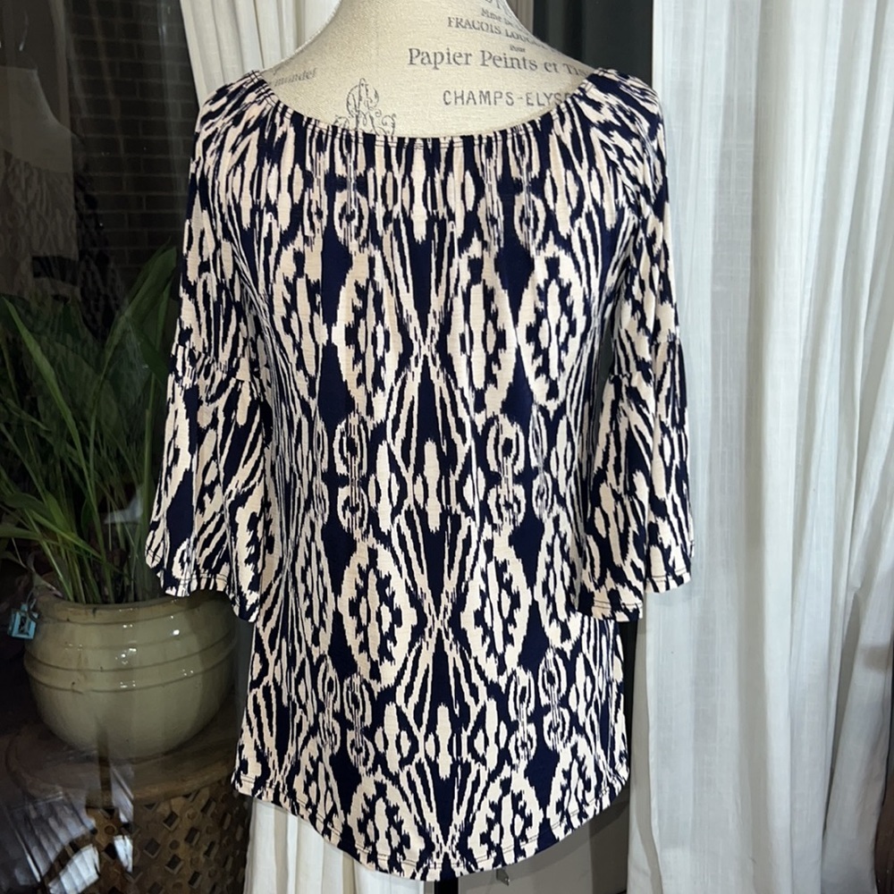 Vall navy cream off white pattern women’s blouse shirt. Size small​ - Picture 7 of 12